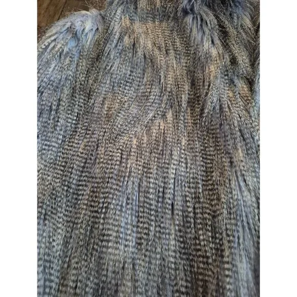 Kaktus Gray Faux Fur Vest Size L - Picture 6 of 6